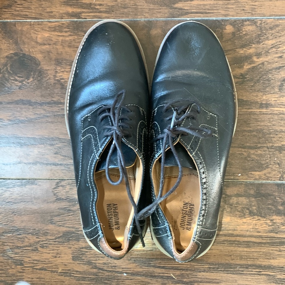 Johnson and Murphy boys dress shoes, size 4 genuine leather.
